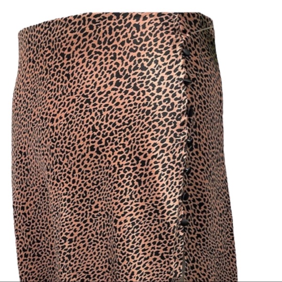 Victoria’s Secret Skirt Slit Satin Feel Side Button Midi Leopard Size 12 NWT - Picture 5 of 8